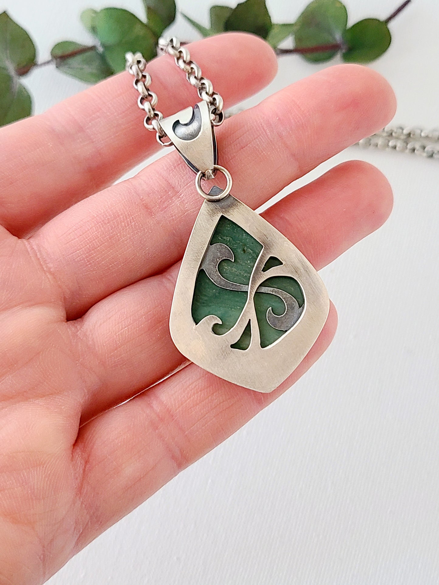 Raindrop Pendant with Larsonite-SS/14k