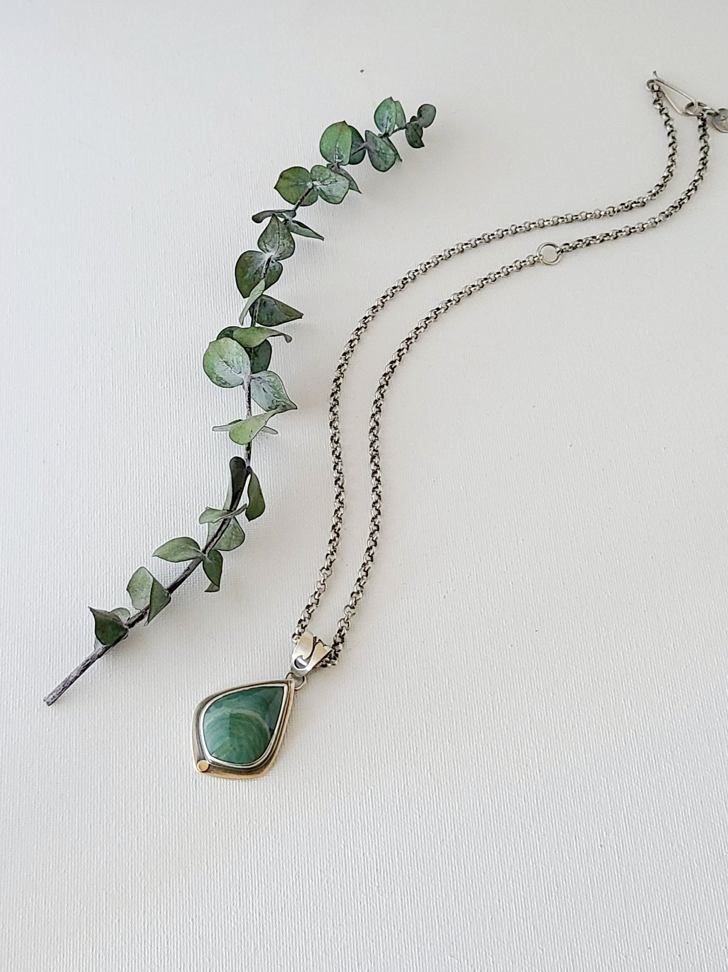 Raindrop Pendant with Larsonite-SS/14k