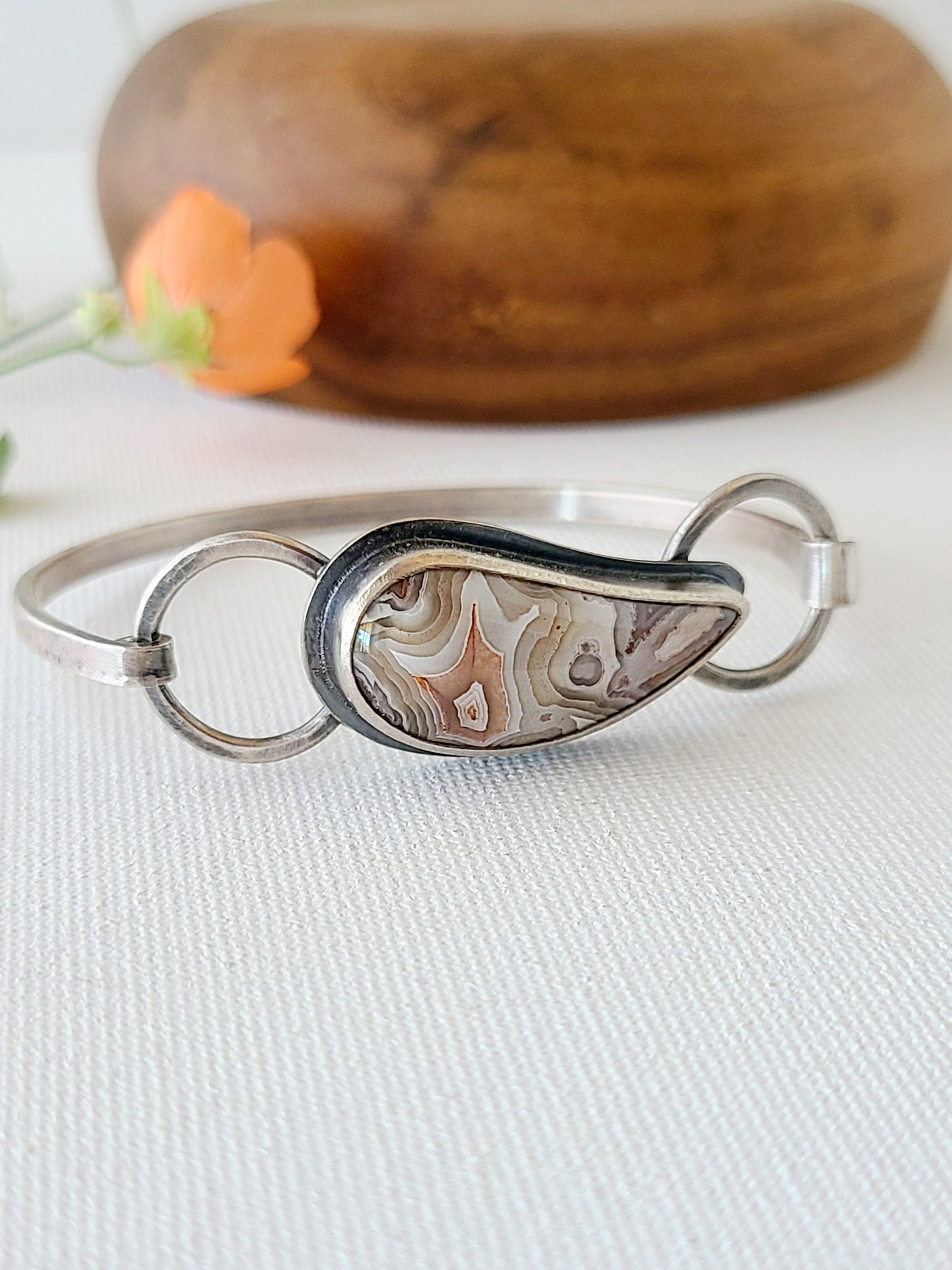Laguna Lace Agate and Sterling silver tension bracelet-talon shape