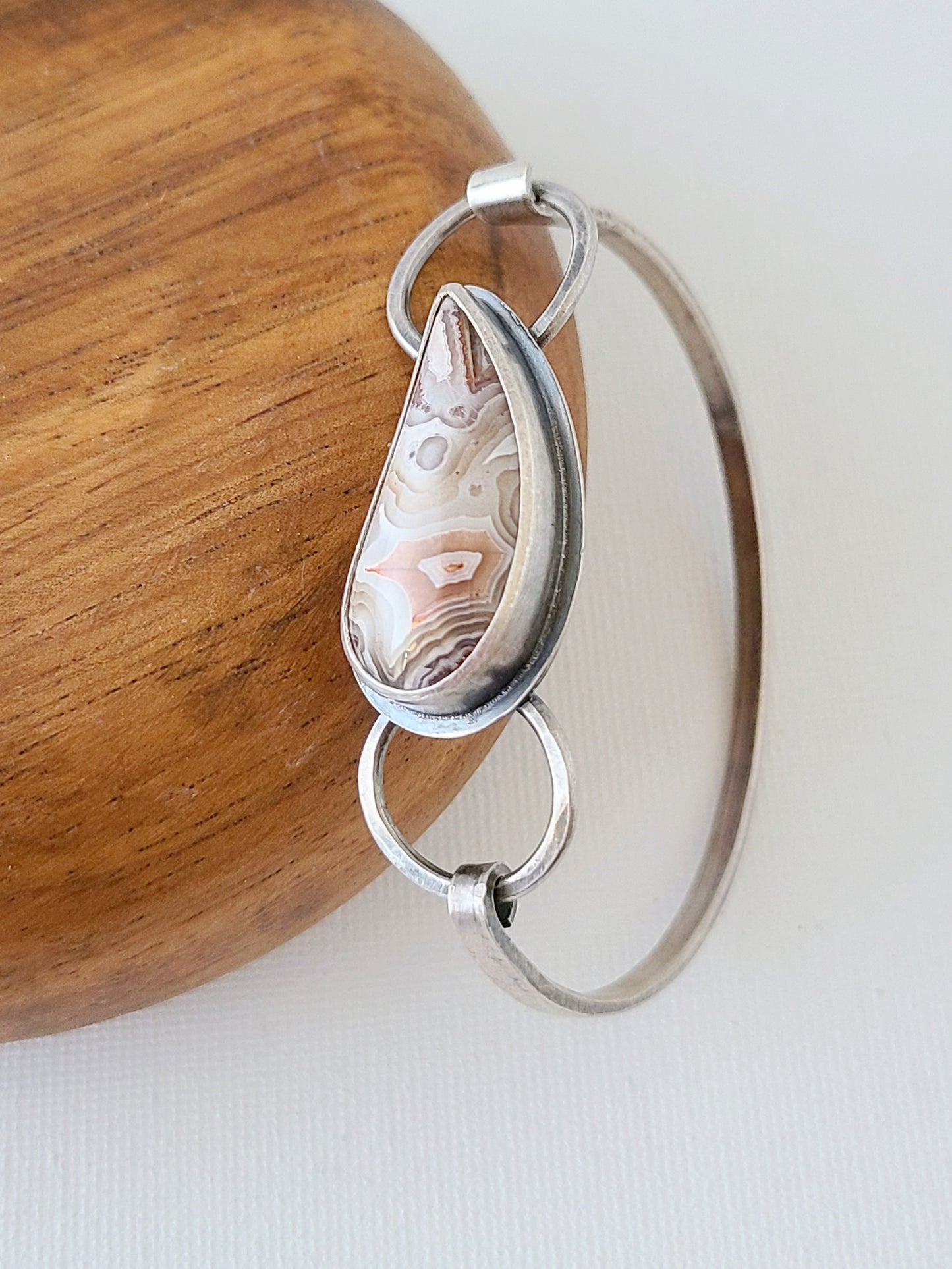 Laguna Lace Agate and Sterling silver tension bracelet-talon shape