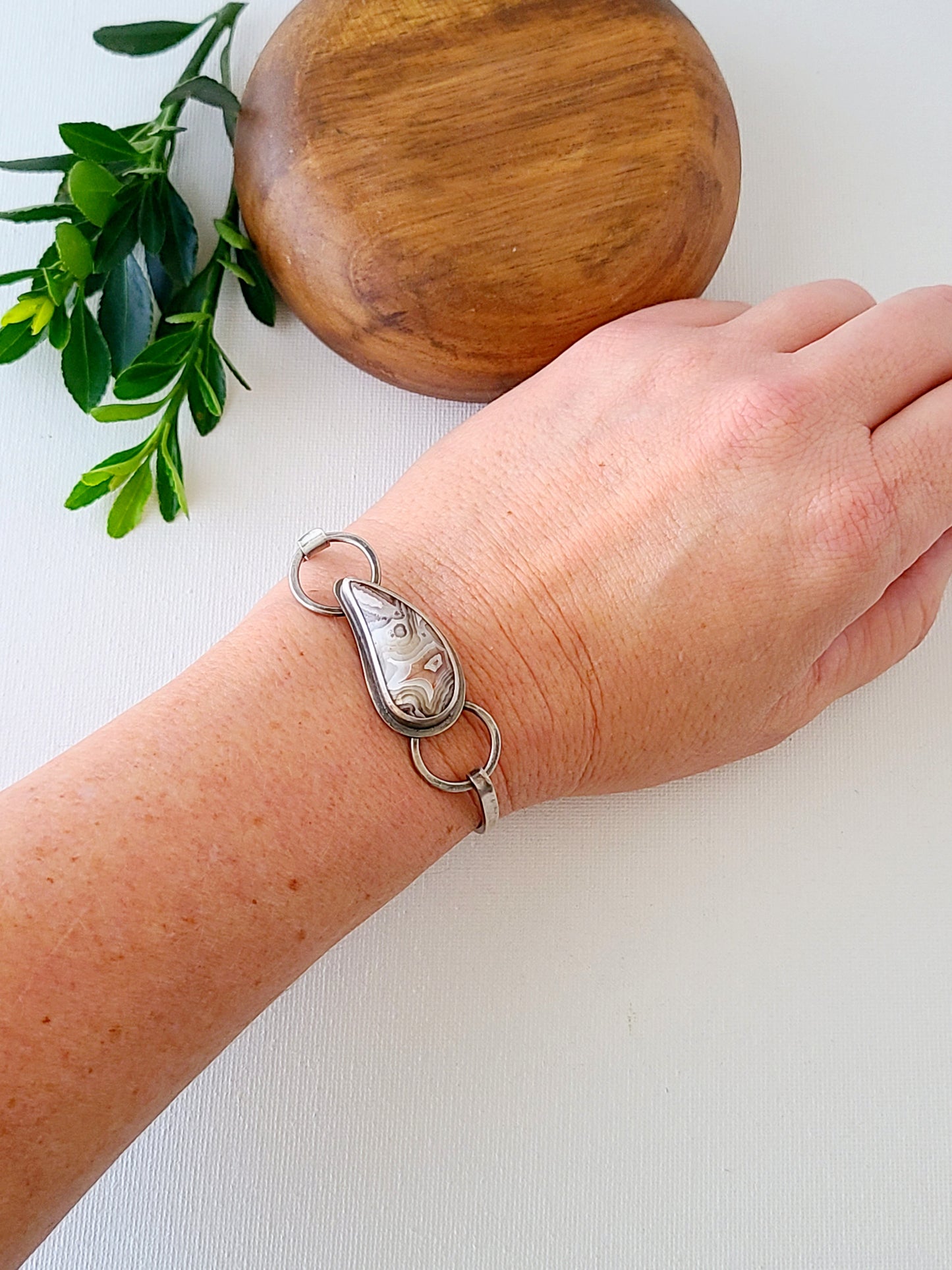 Laguna Lace Agate and Sterling silver tension bracelet-talon shape