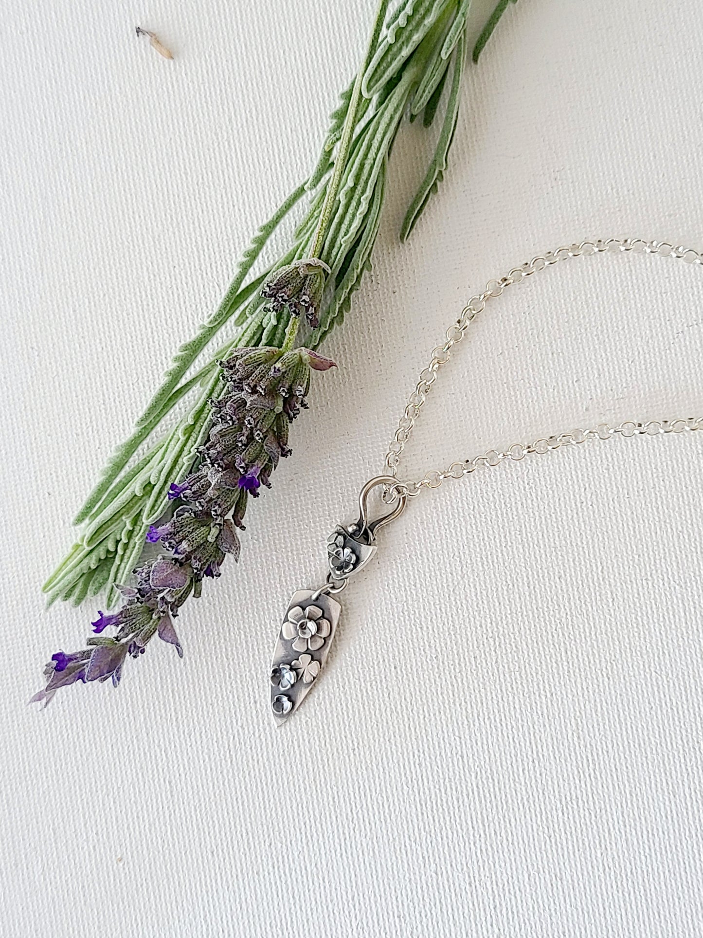 Blossom necklace - Silver Shields