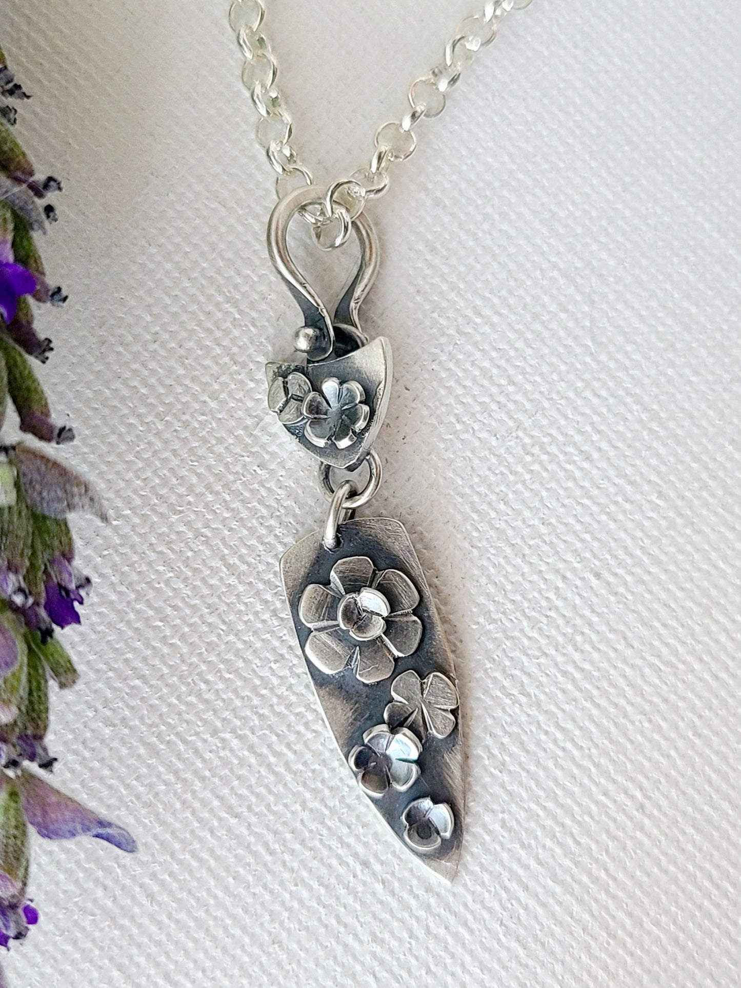 Blossom necklace - Silver Shields