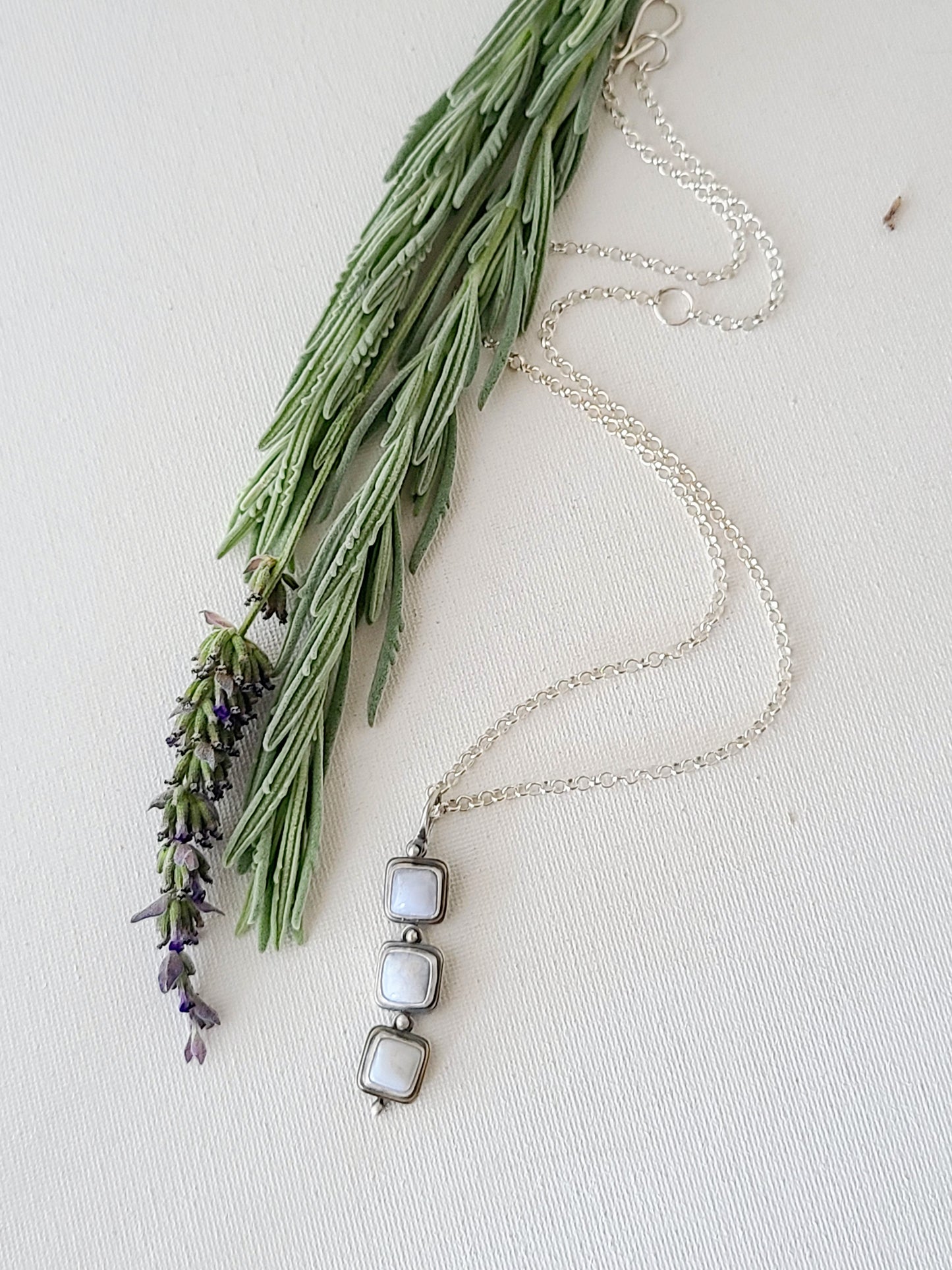 Blue Mist: Three Drop Agate Necklace