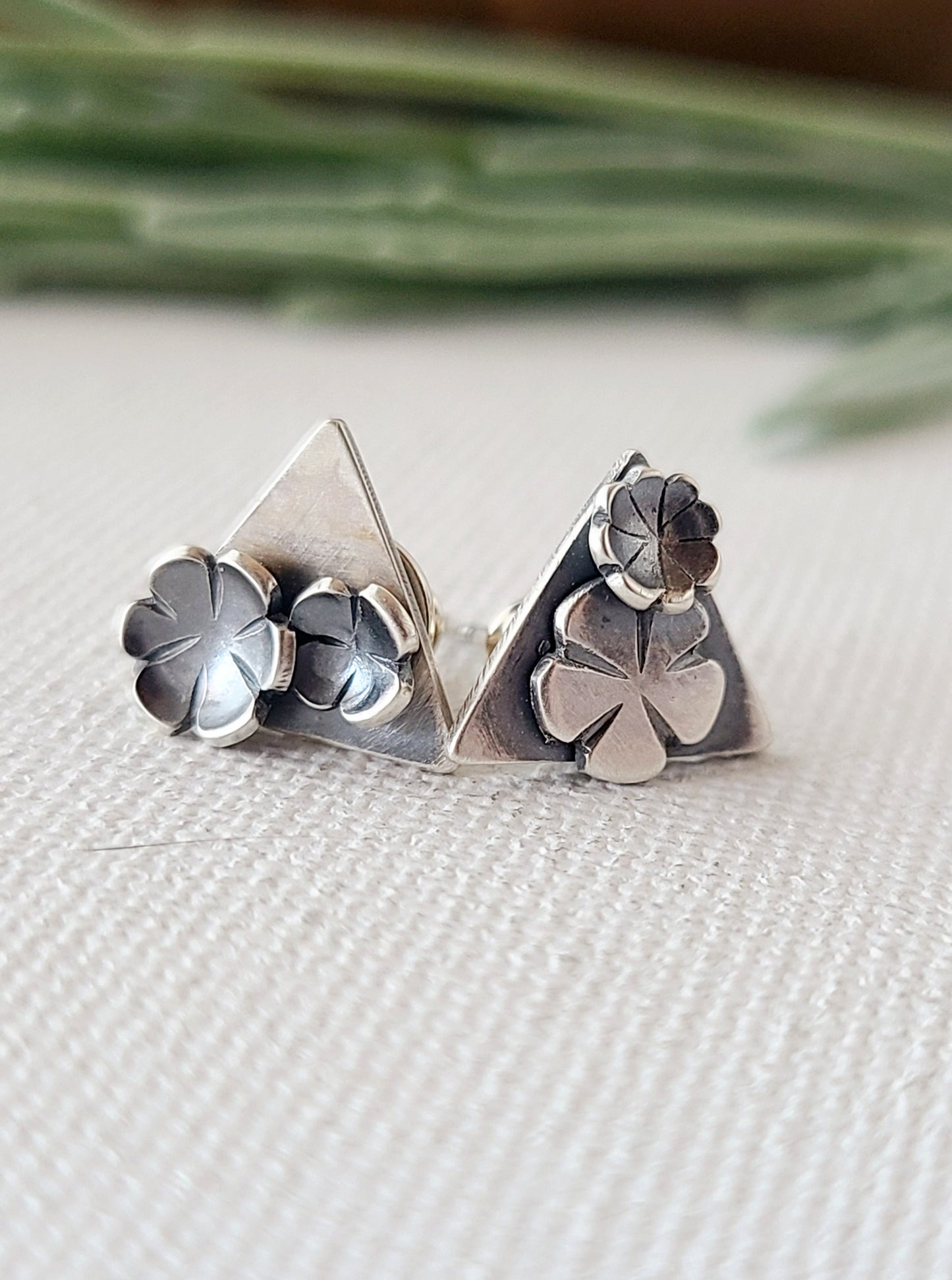 Blossom studs-triangle shape