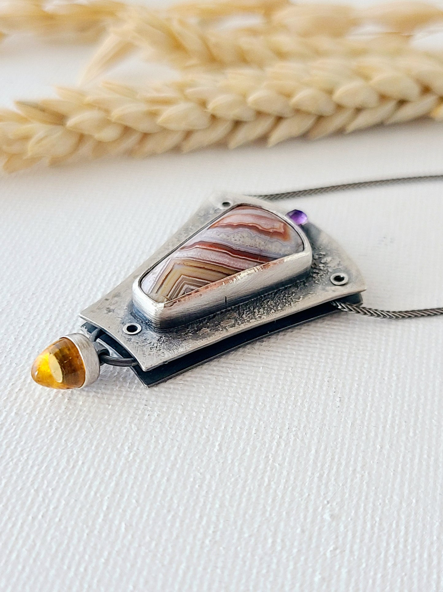 Desert Sands Chasm Pendant