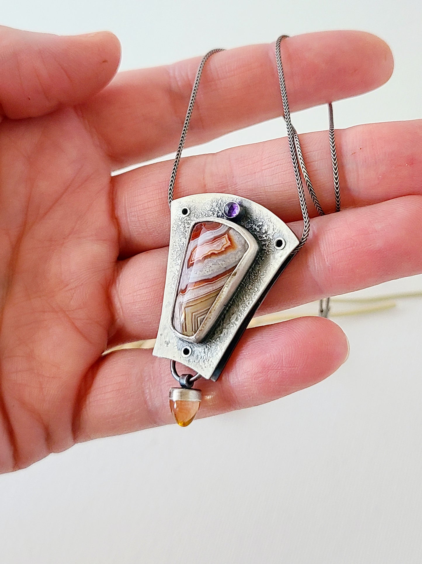 Desert Sands Chasm Pendant