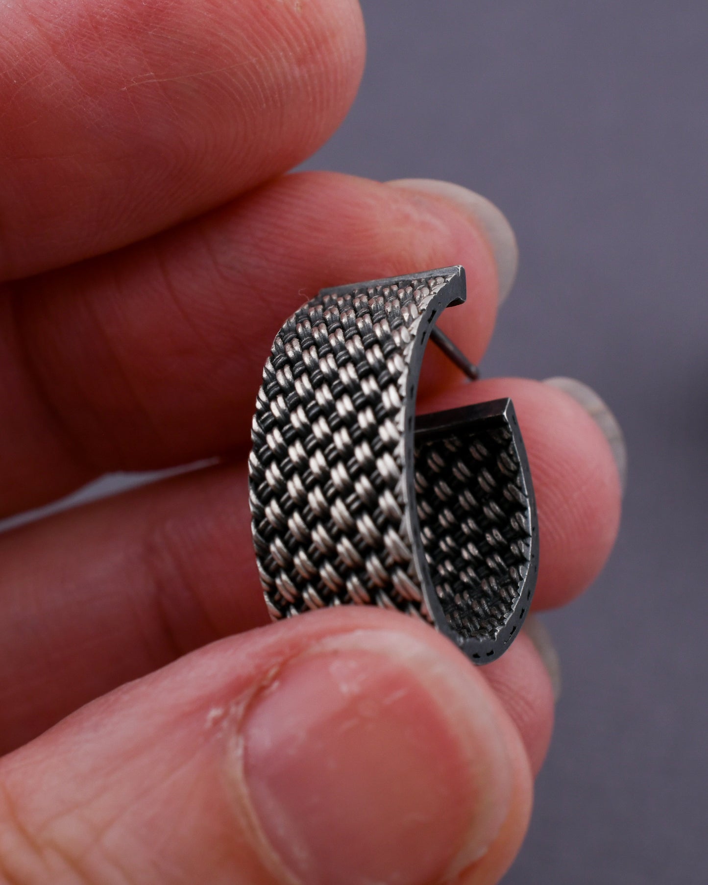 Wide Enlaced Hoops-post