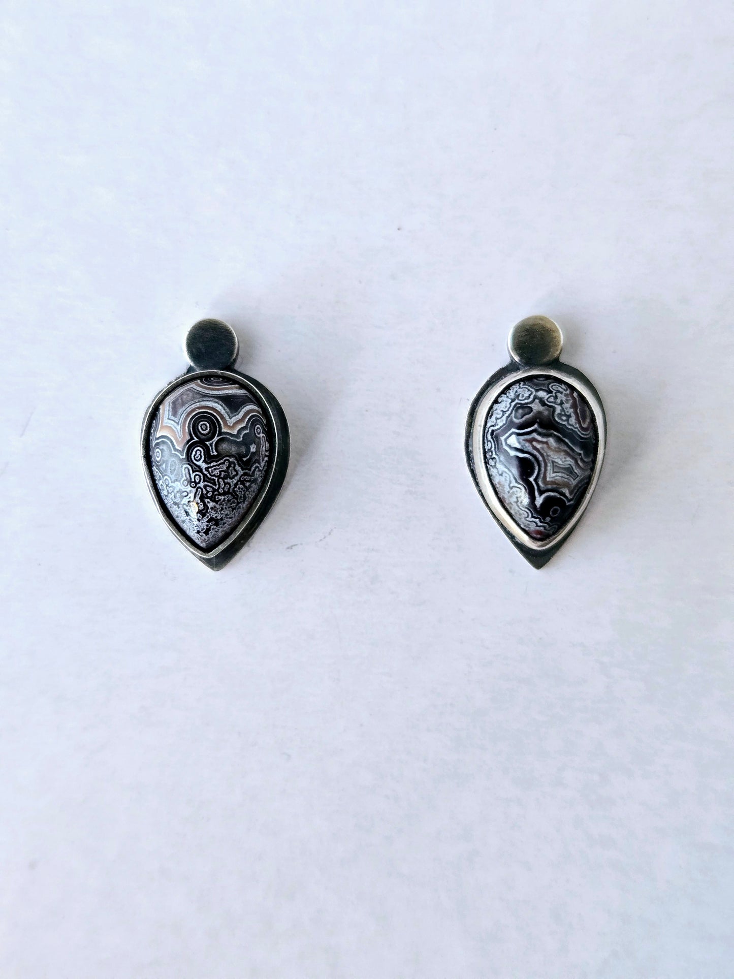 Skipping Stones stud earrings with Crazy Lace Agate