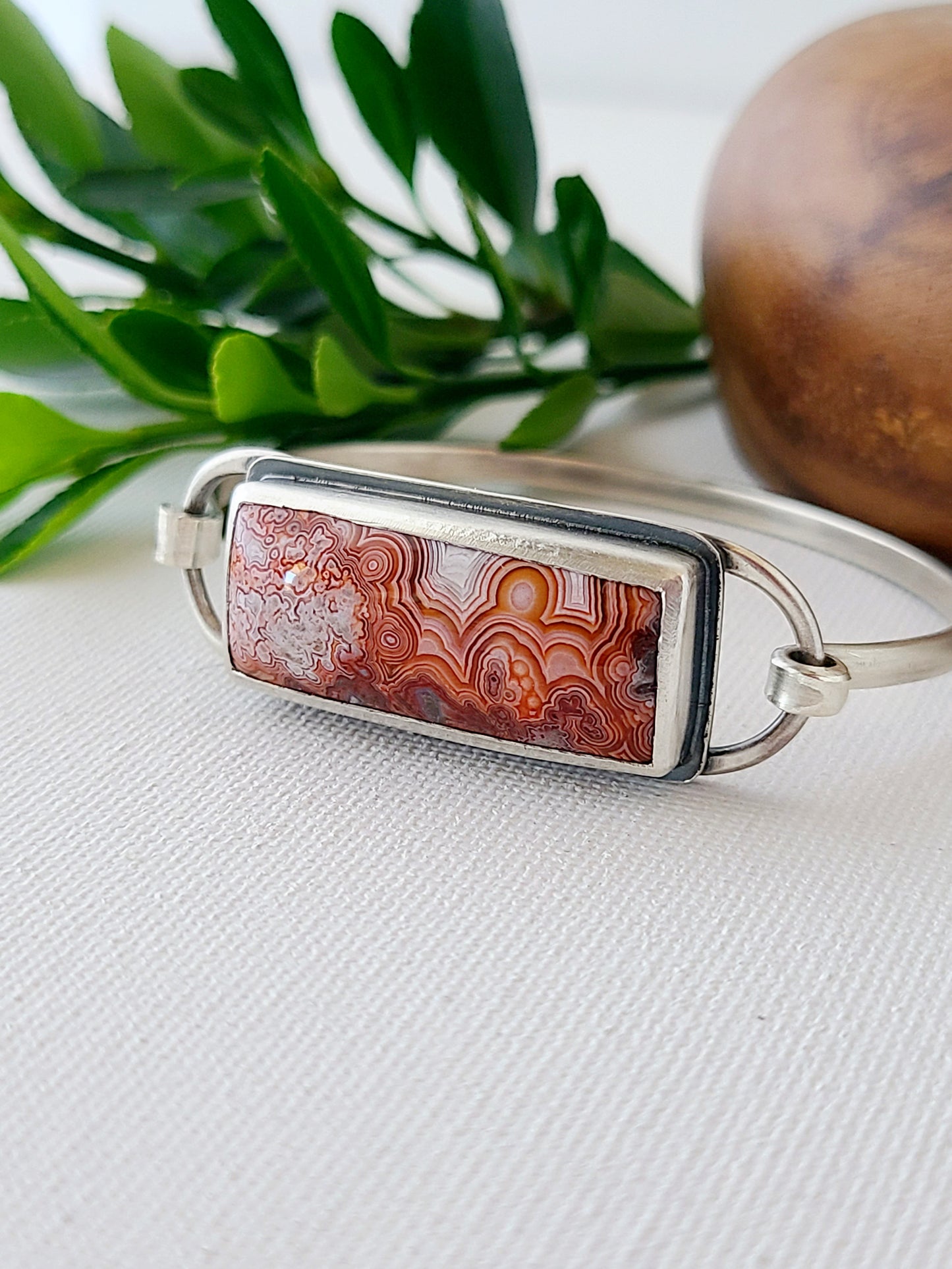 Laguna Lace Agate and sterling silver Tension bracelet