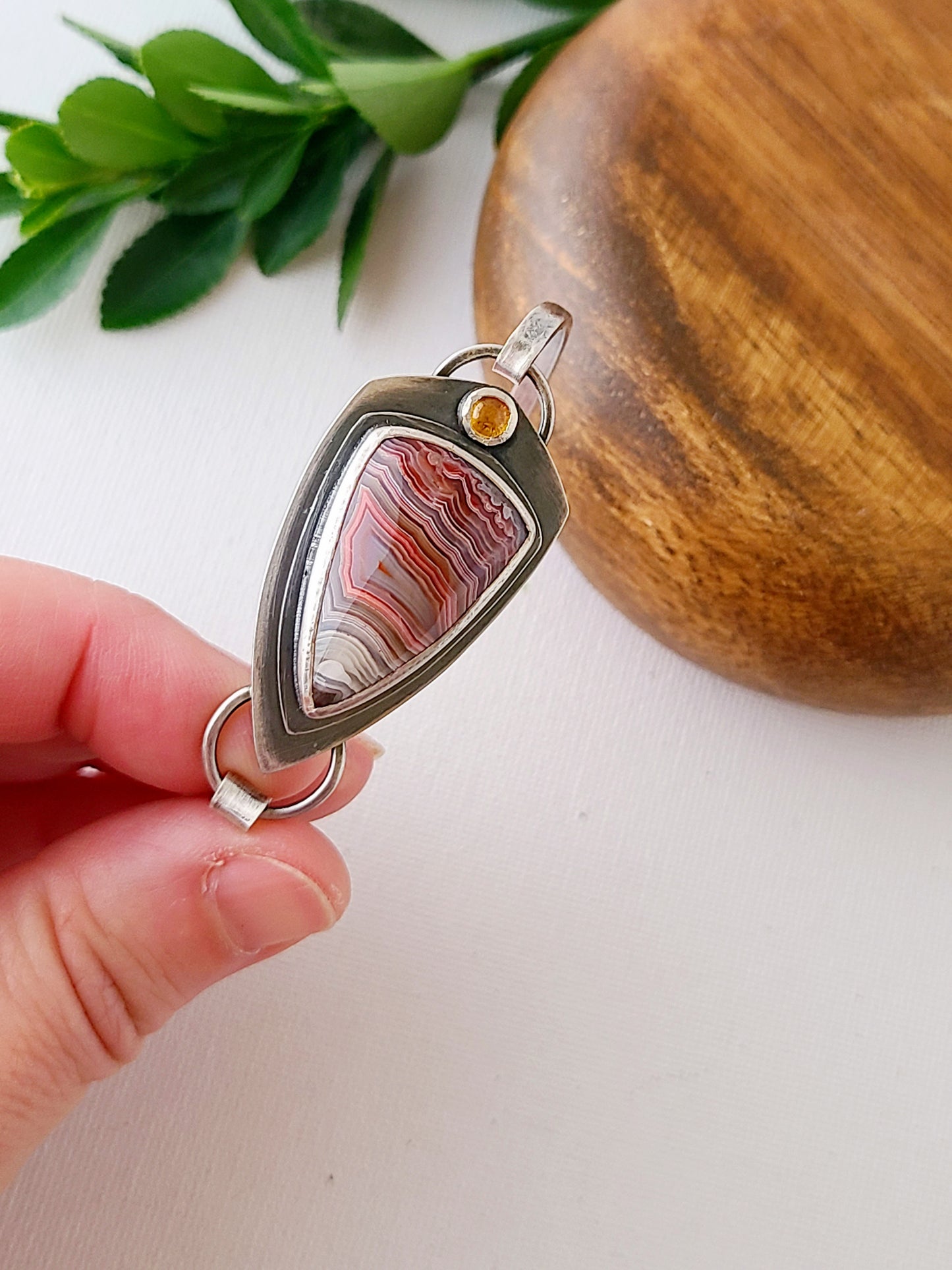 Agate and Sterling silver tension bracelet-shield shape