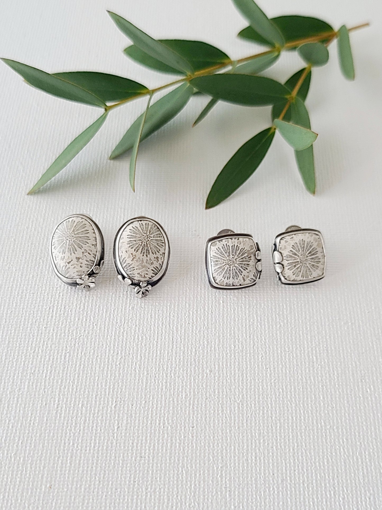 Fossil Flower Studs-white & gray squares