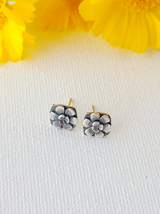 Blossom studs-squares