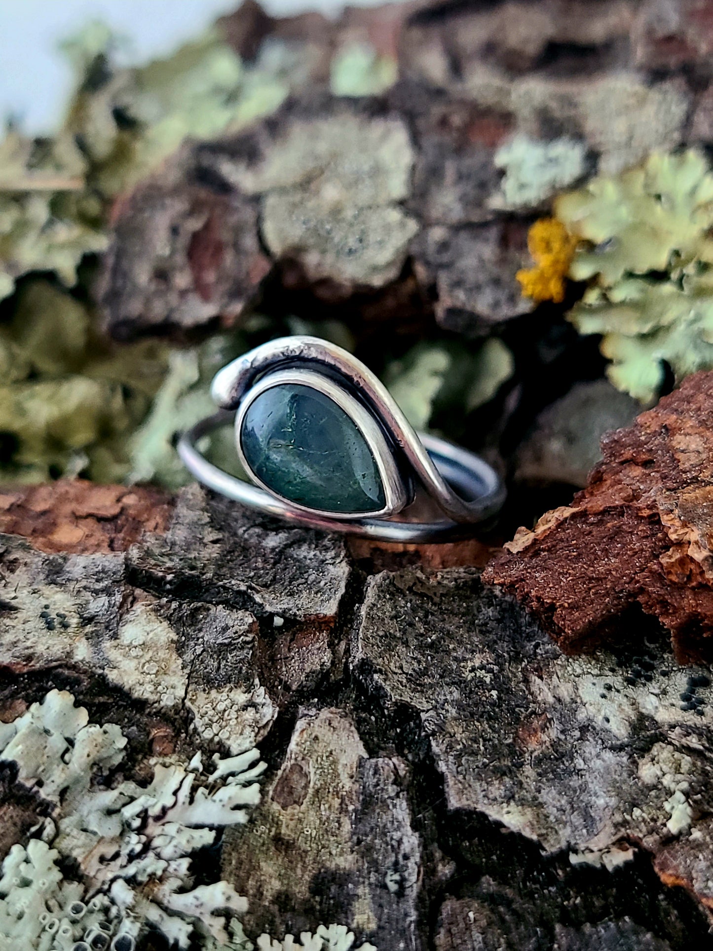 Tendril ring #4: Teardrop Moss Agate-size 8 US