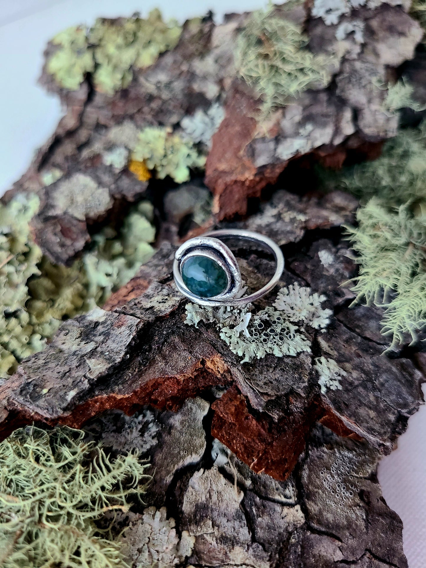 Tendril ring #3: Round Moss Agate-size 7 US