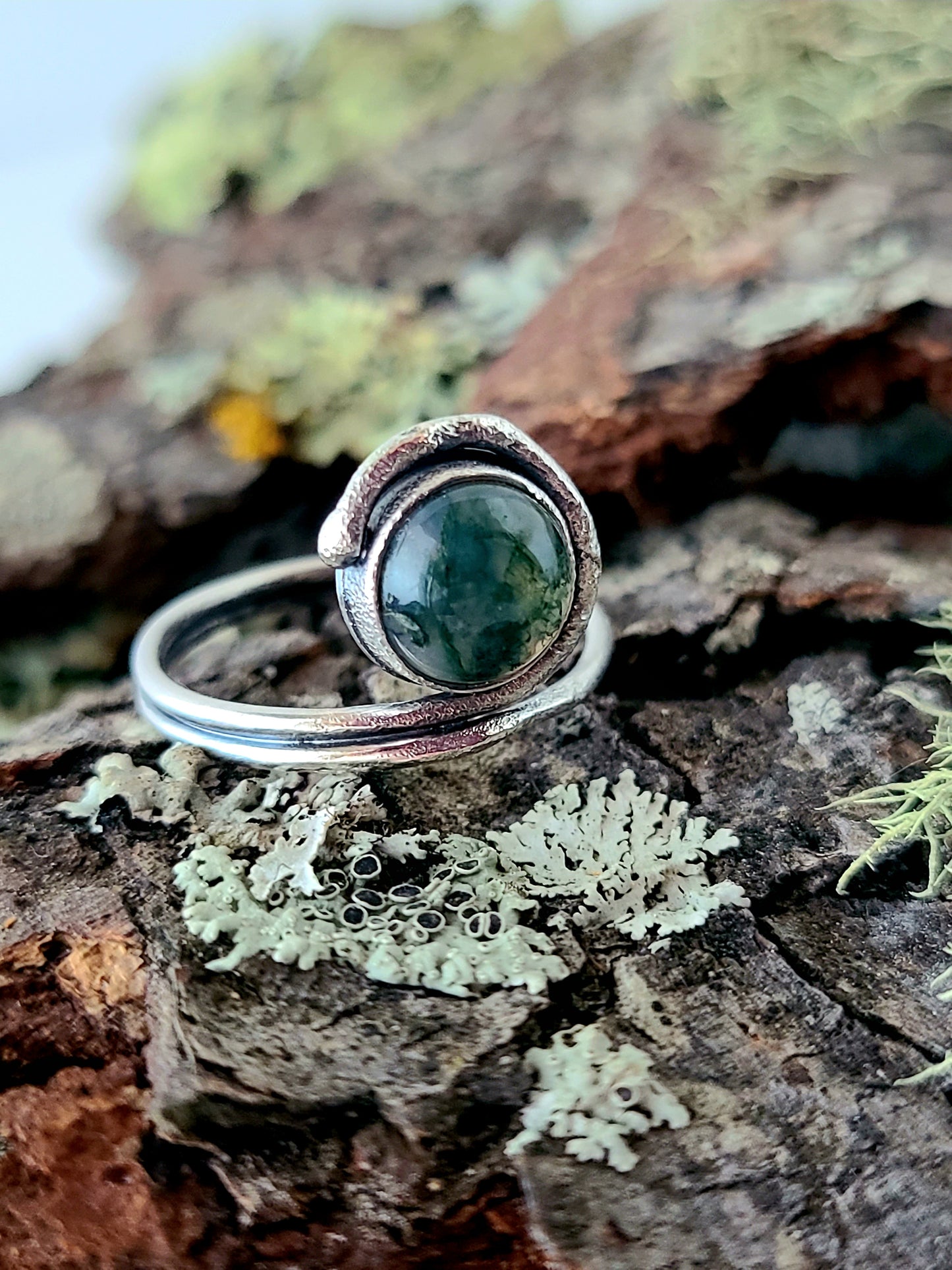 Tendril ring #3: Round Moss Agate-size 7 US