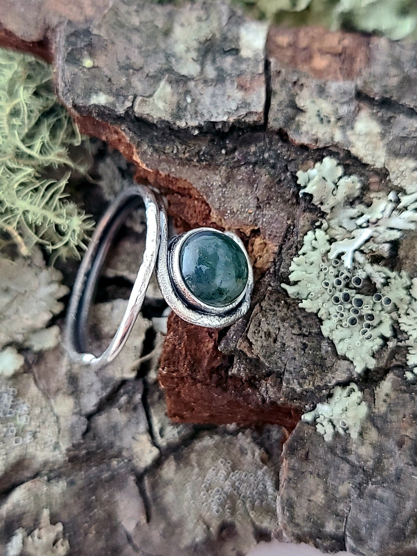 Tendril ring #3: Round Moss Agate-size 7 US