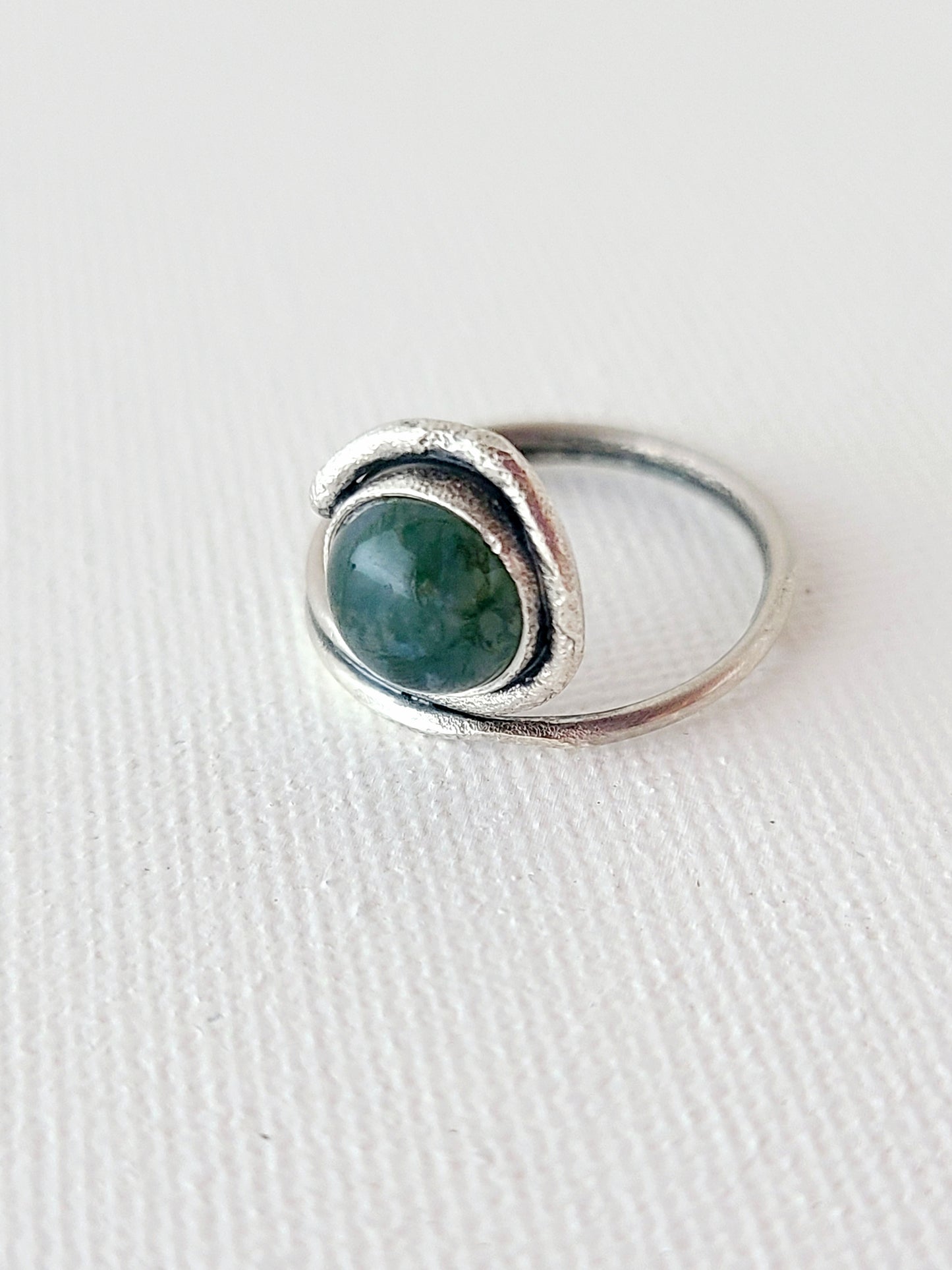 Tendril ring #3: Round Moss Agate-size 7 US