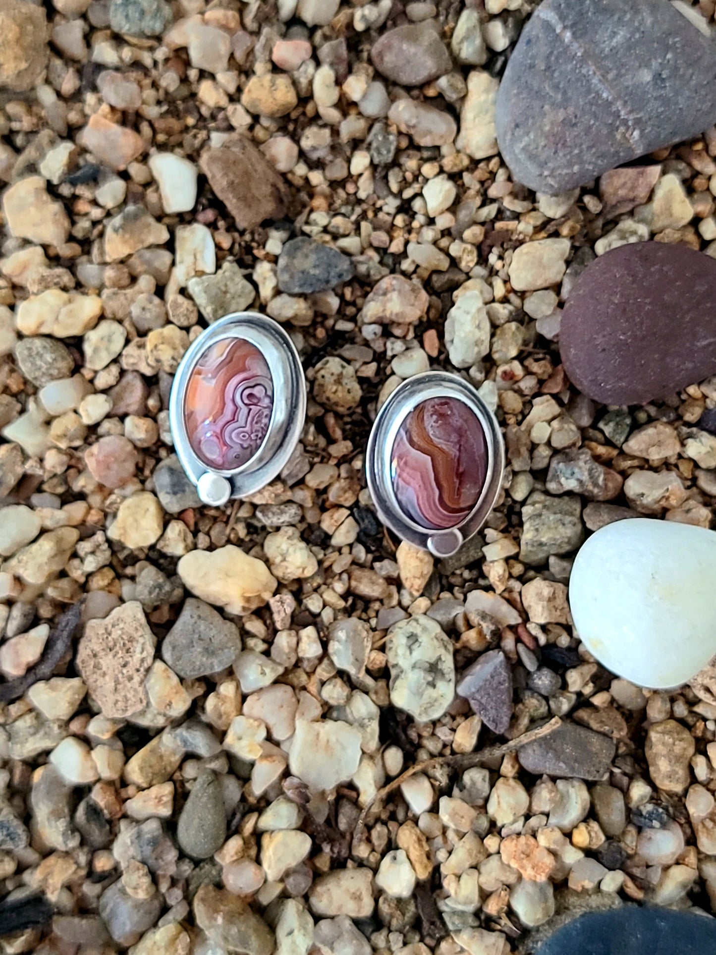 Skipping Stones Oval Agate Studs-Lavender & Orange