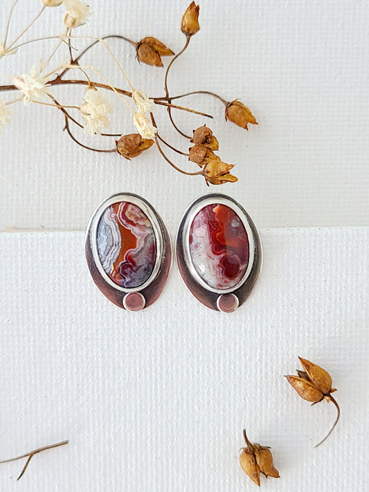 Skipping Stones Oval Agate Studs-Red & White