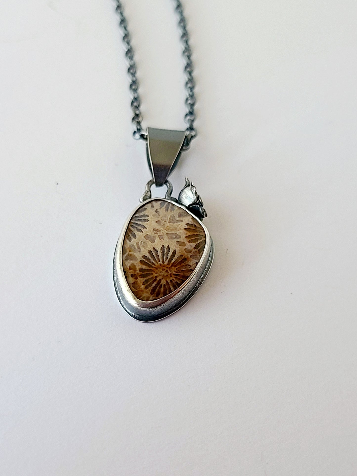 Fossil Flower Petite pendant