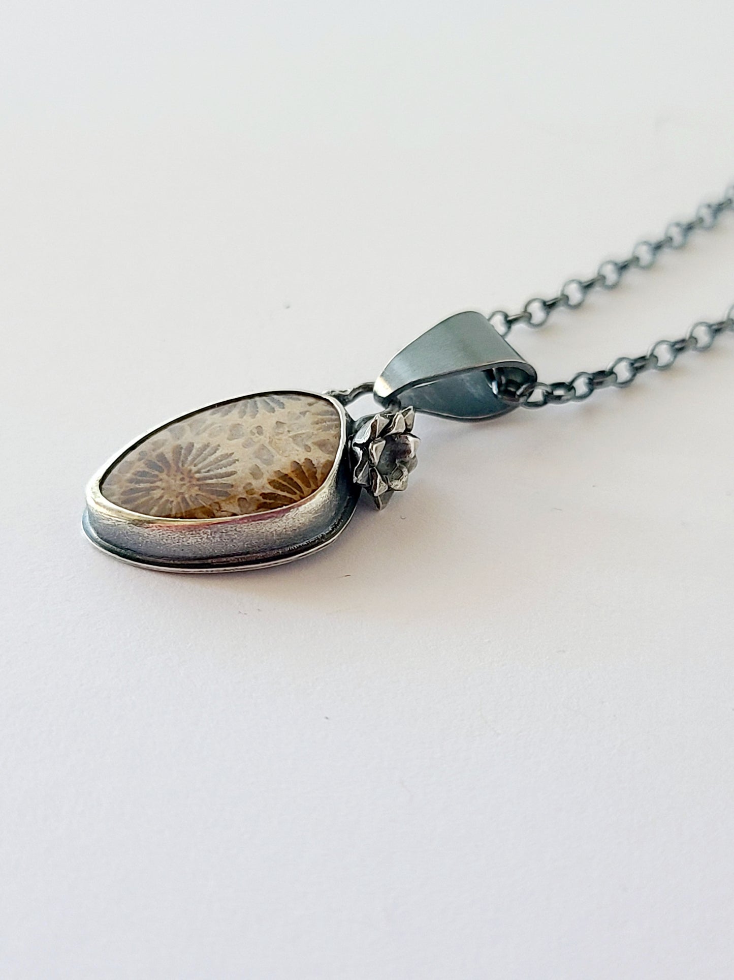 Fossil Flower Petite pendant