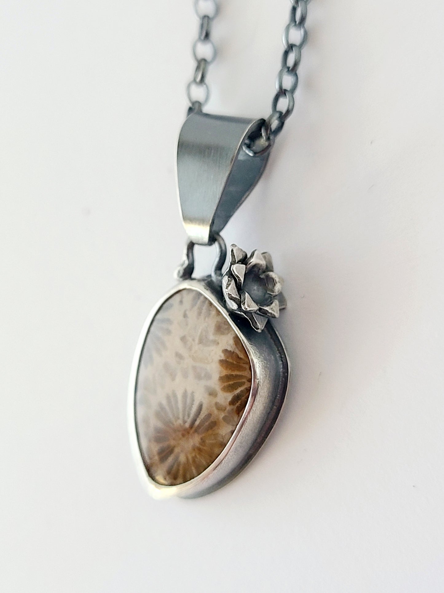 Fossil Flower Petite pendant