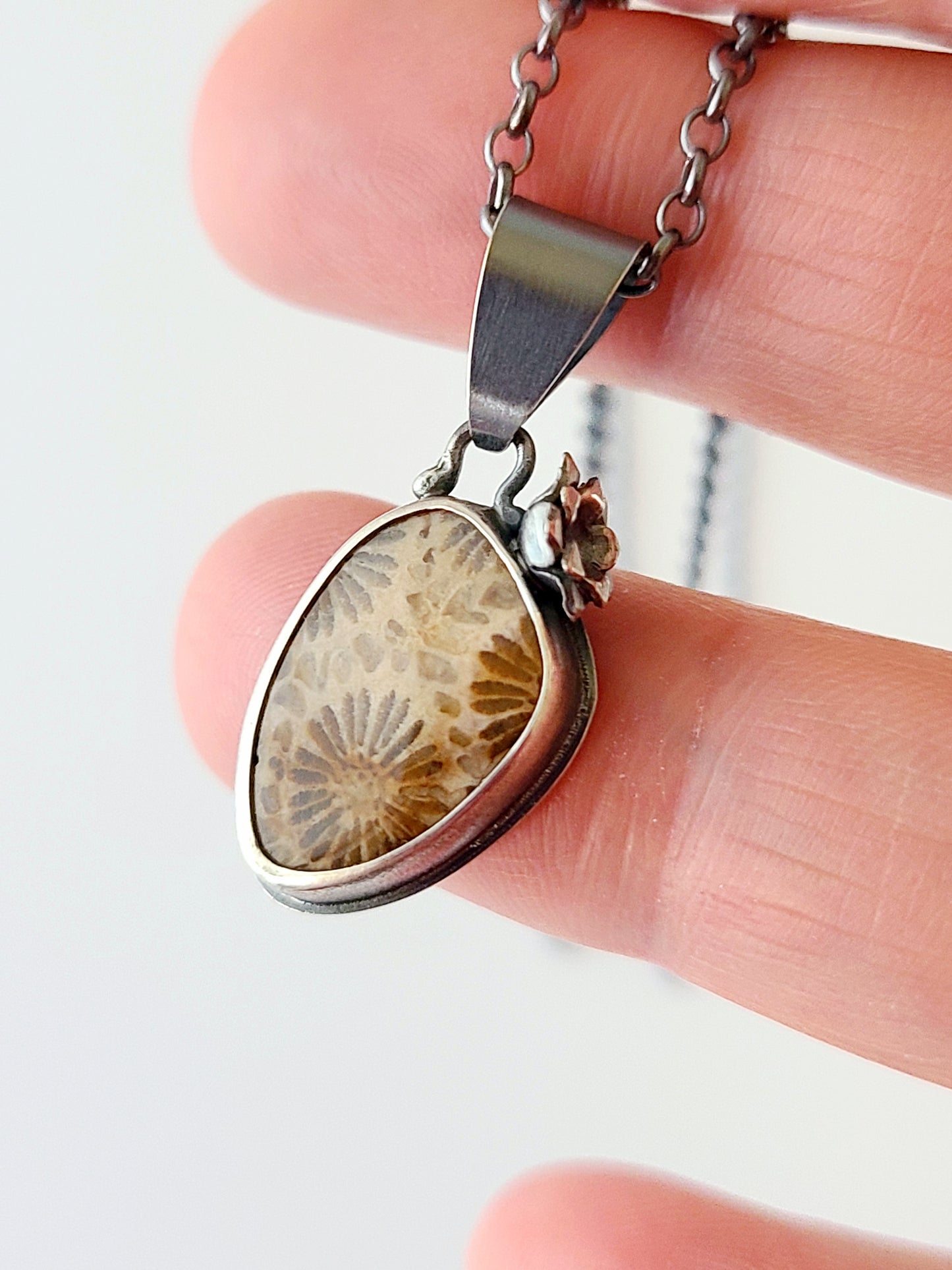 Fossil Flower Petite pendant