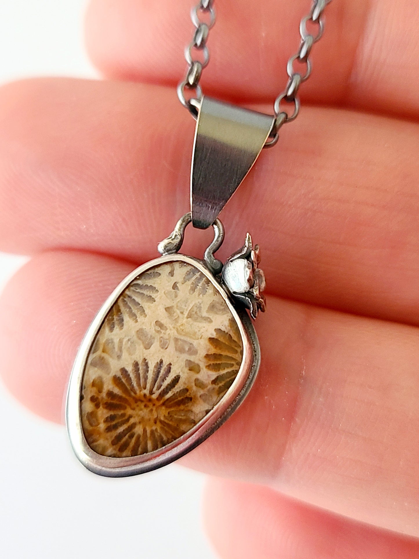 Fossil Flower Petite pendant