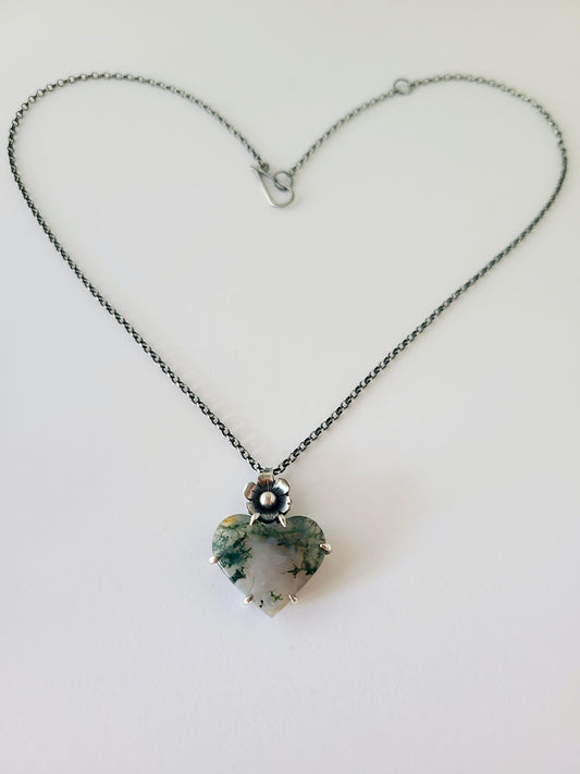 Flowering Heart Pendant with Moss Agate