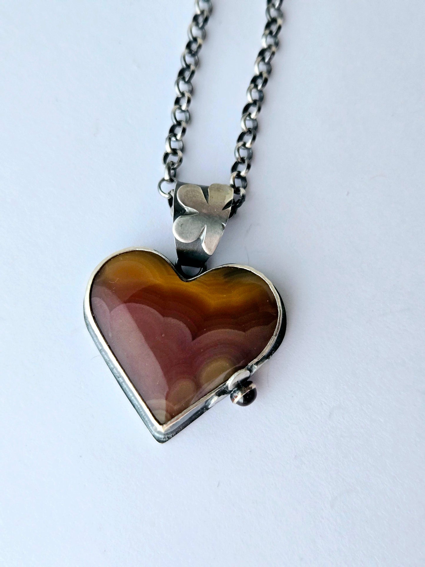 Agua Nueva Agate and Rhodolite Garnet Heart Pendant