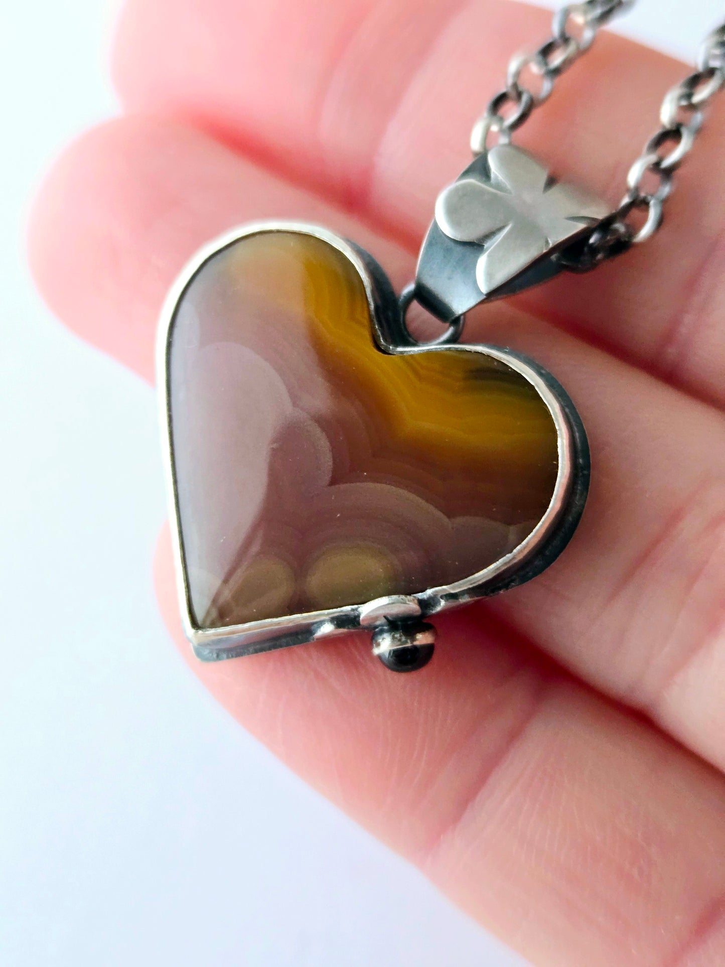 Agua Nueva Agate and Rhodolite Garnet Heart Pendant