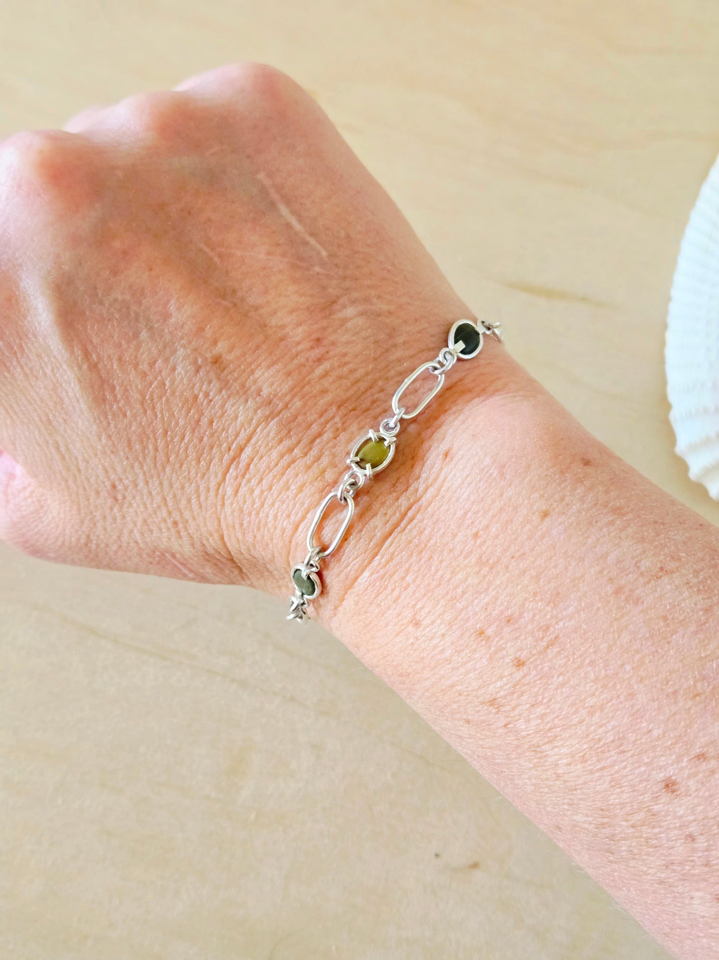 Petite 3 Beach Stone Linked Bracelet