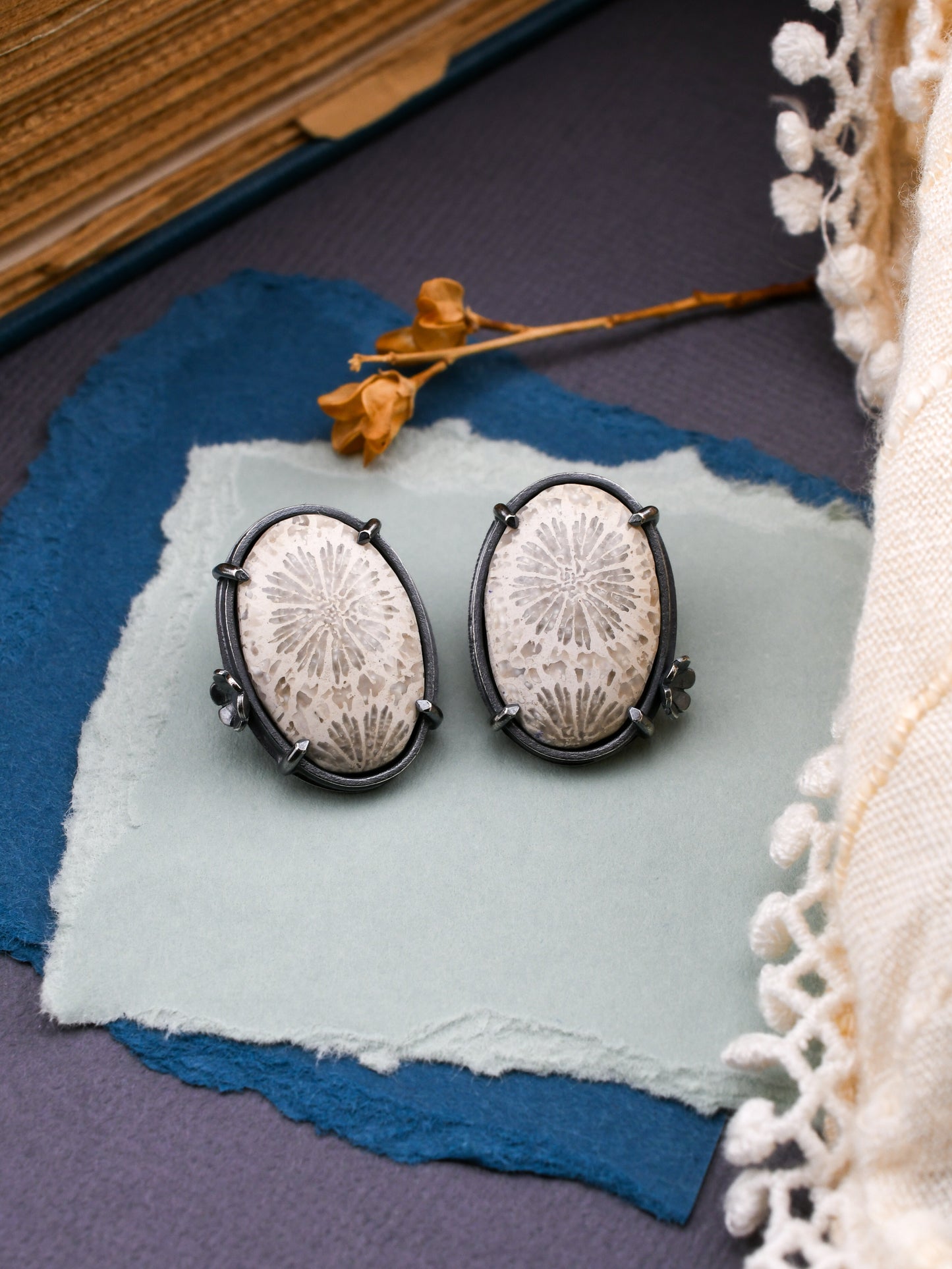 Flourish Stud Earrings-White & Gray Ovals