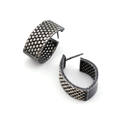 Wide Enlaced Hoops-post