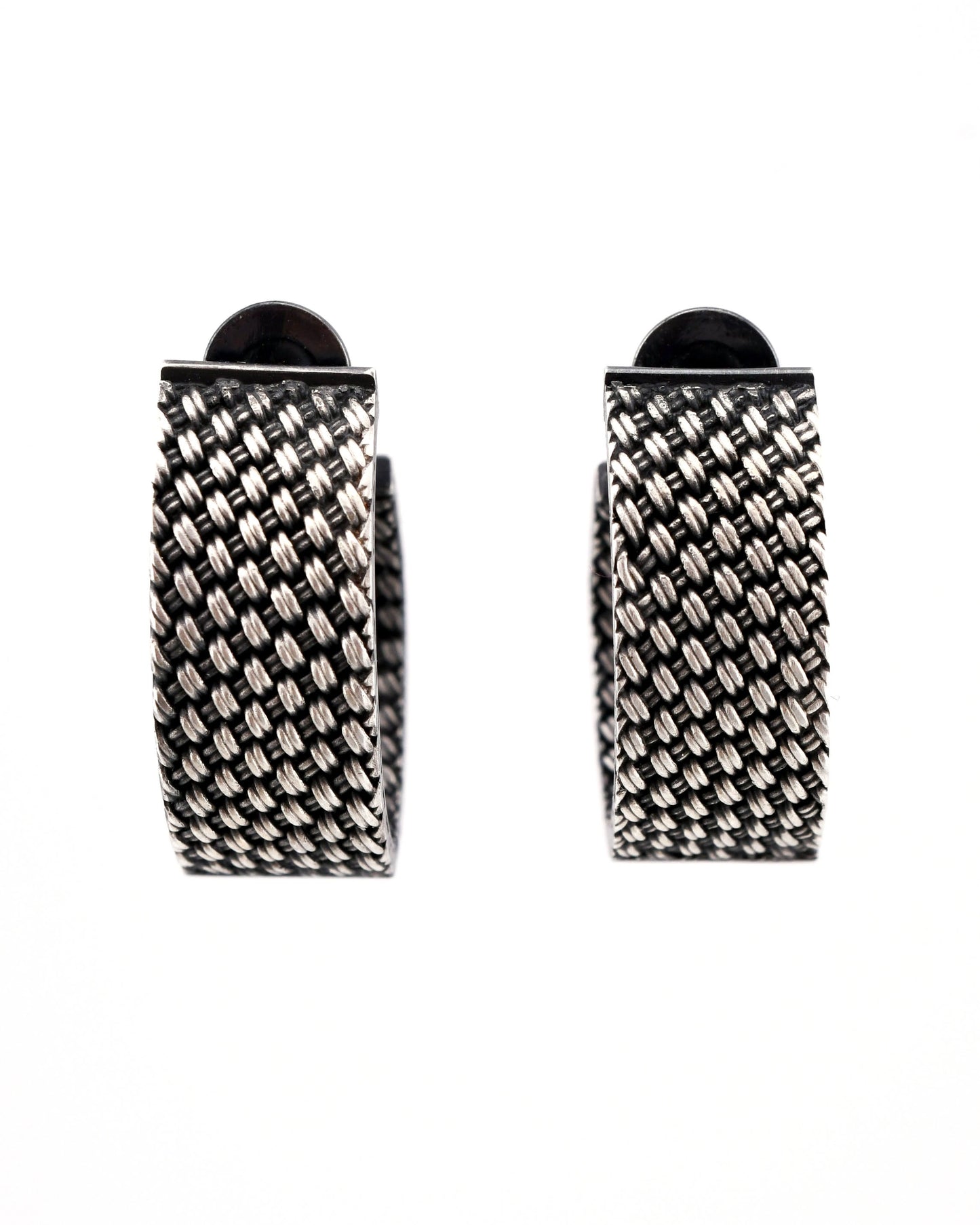 Wide Enlaced Hoops-post