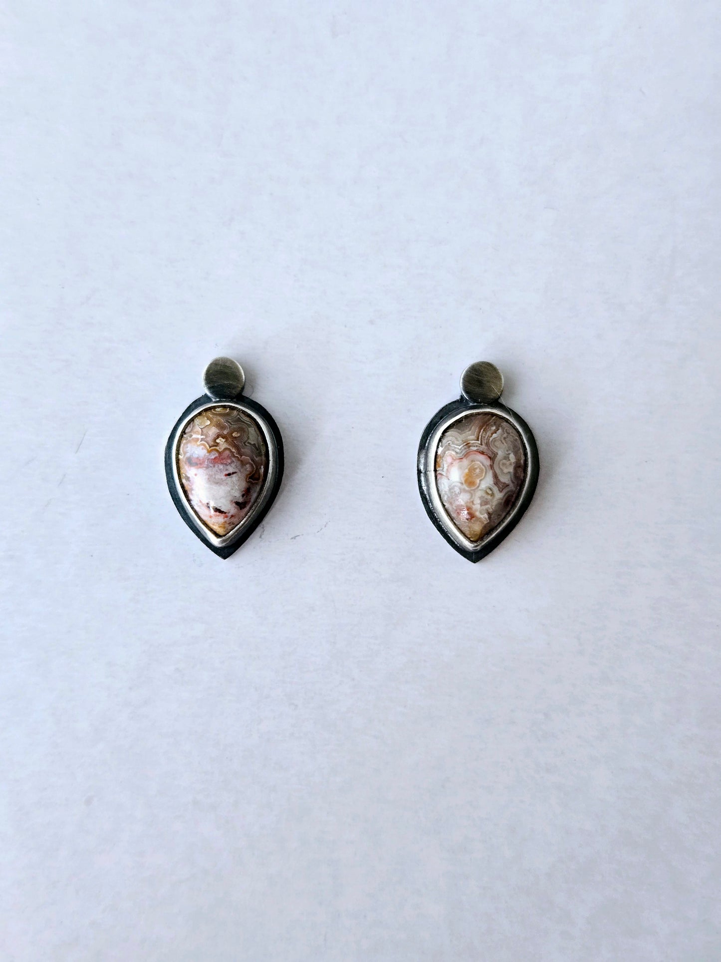 Skipping Stones stud earrings with Crazy Lace Agate