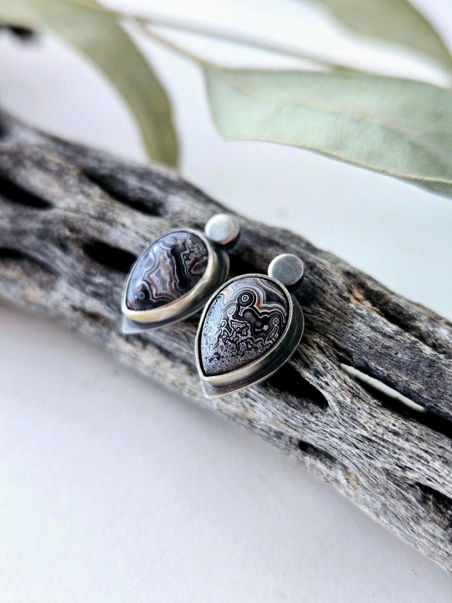 Skipping Stones stud earrings with Crazy Lace Agate
